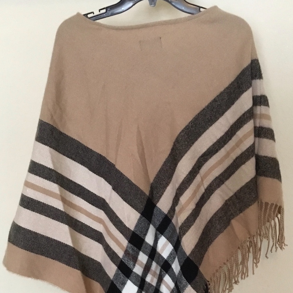 Poncho - Picture 2 of 3